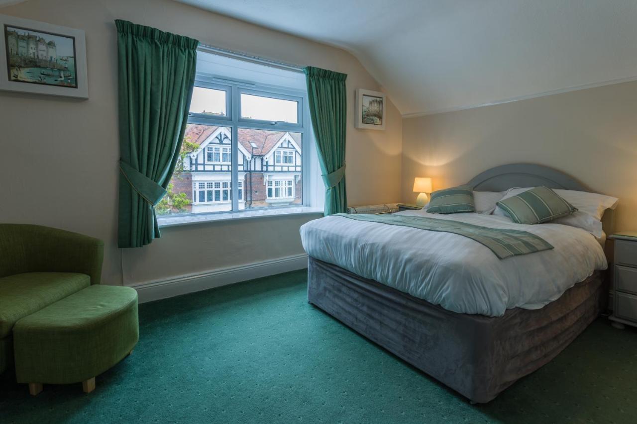 Relax At Rosscourt Guest House-Free On Site Parking (Adults Only) Борнмът Екстериор снимка