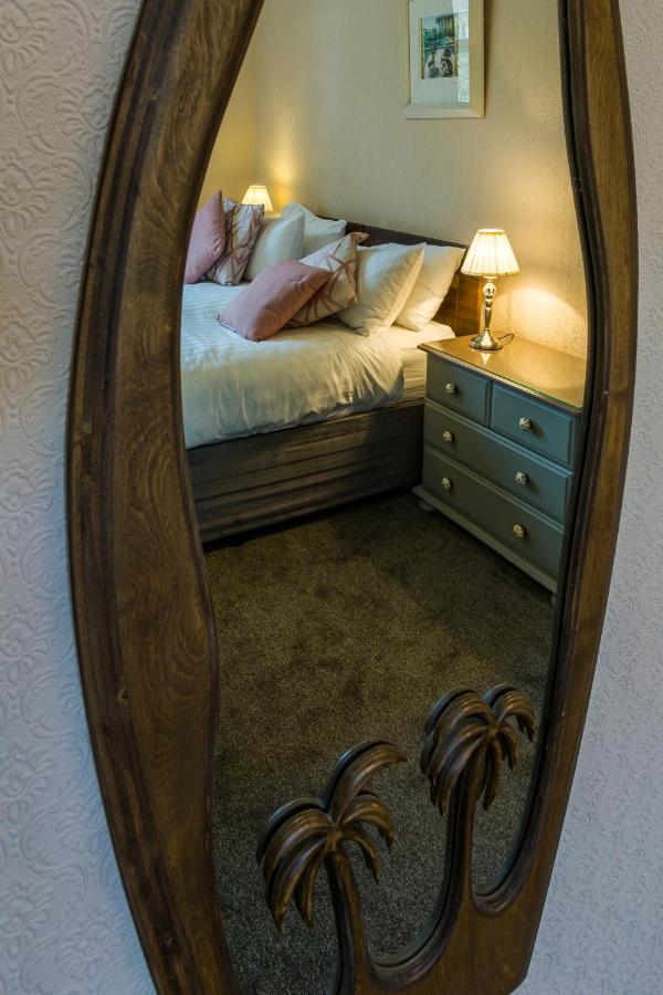 Relax At Rosscourt Guest House-Free On Site Parking (Adults Only) Борнмът Екстериор снимка