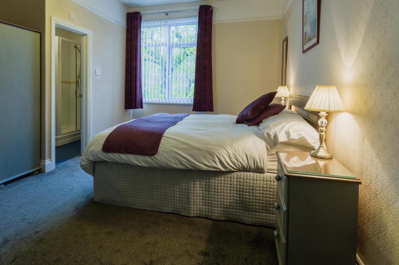 Relax At Rosscourt Guest House-Free On Site Parking (Adults Only) Борнмът Екстериор снимка