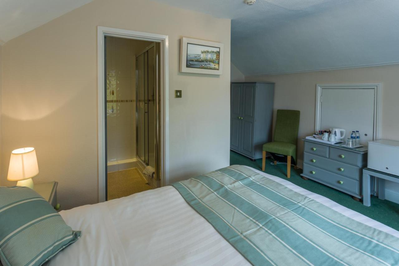 Relax At Rosscourt Guest House-Free On Site Parking (Adults Only) Борнмът Екстериор снимка