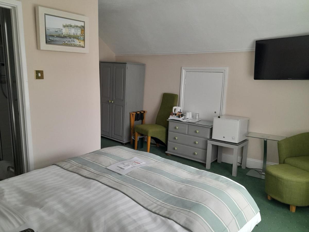Relax At Rosscourt Guest House-Free On Site Parking (Adults Only) Борнмът Екстериор снимка