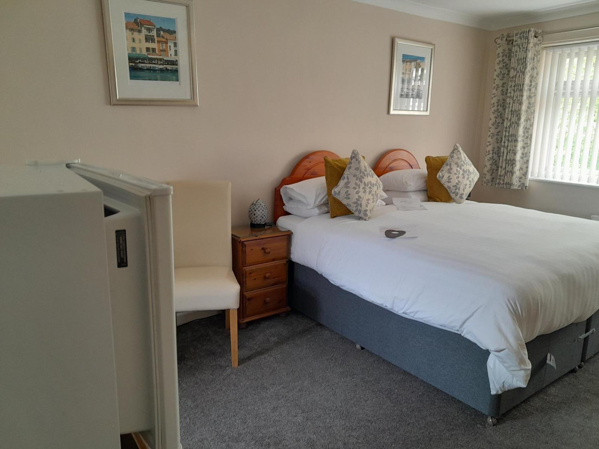 Relax At Rosscourt Guest House-Free On Site Parking (Adults Only) Борнмът Екстериор снимка
