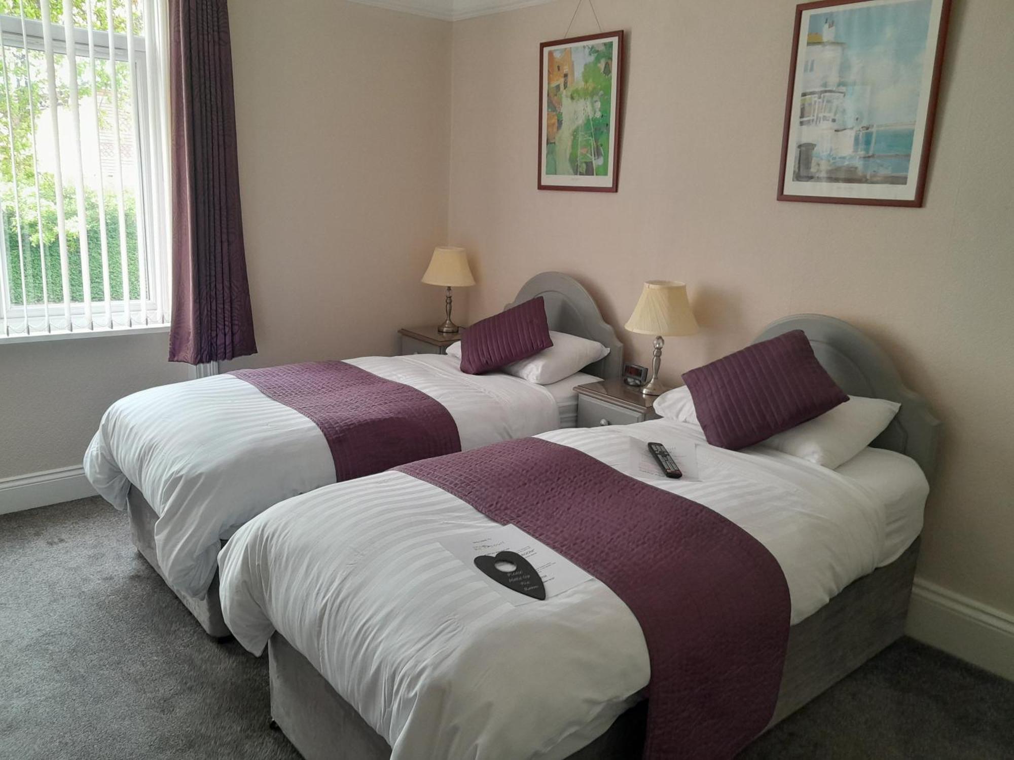 Relax At Rosscourt Guest House-Free On Site Parking (Adults Only) Борнмът Екстериор снимка