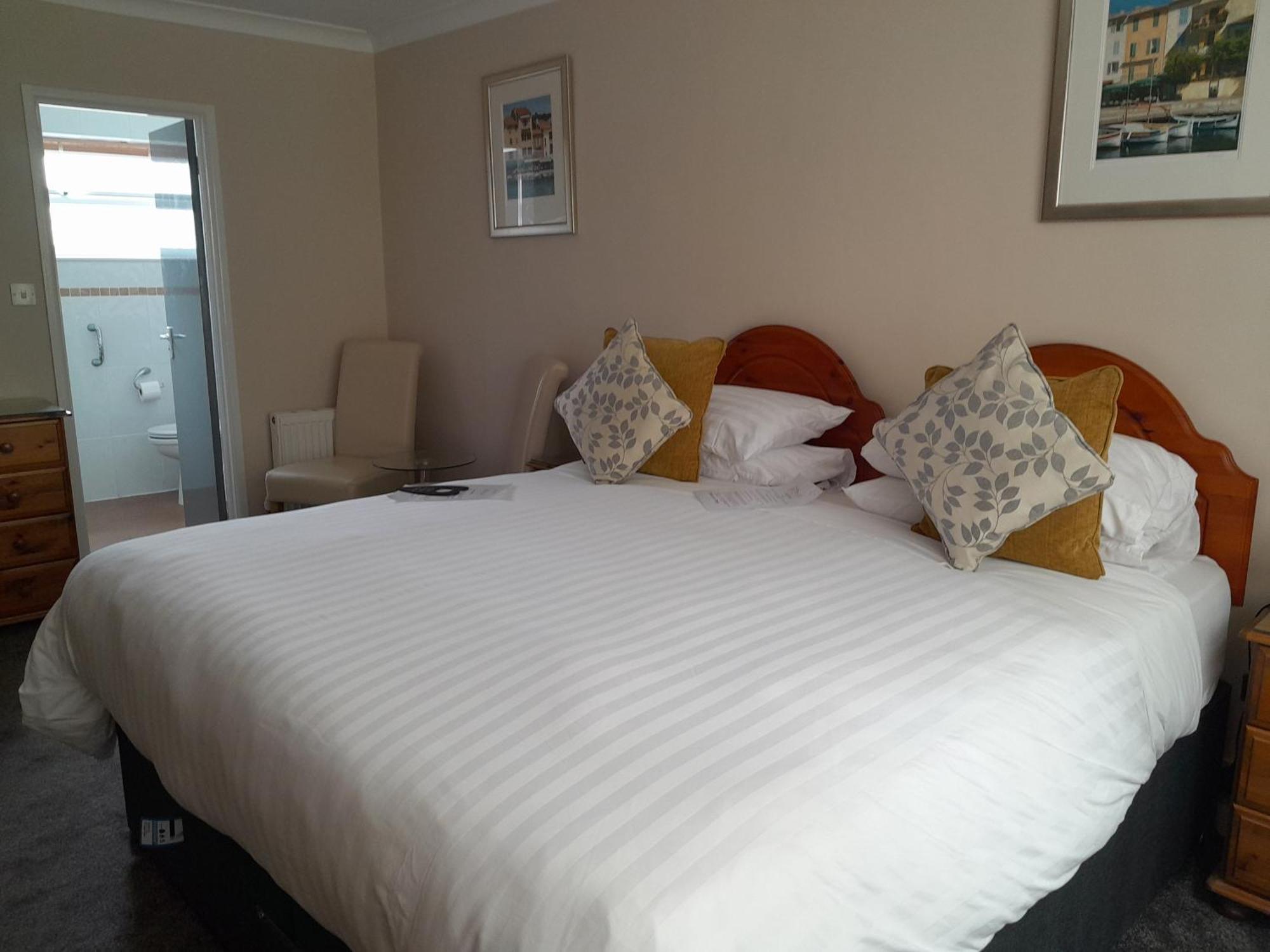 Relax At Rosscourt Guest House-Free On Site Parking (Adults Only) Борнмът Екстериор снимка