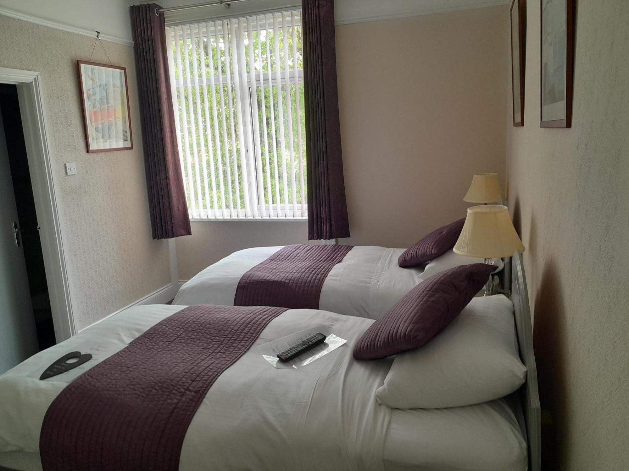 Relax At Rosscourt Guest House-Free On Site Parking (Adults Only) Борнмът Екстериор снимка