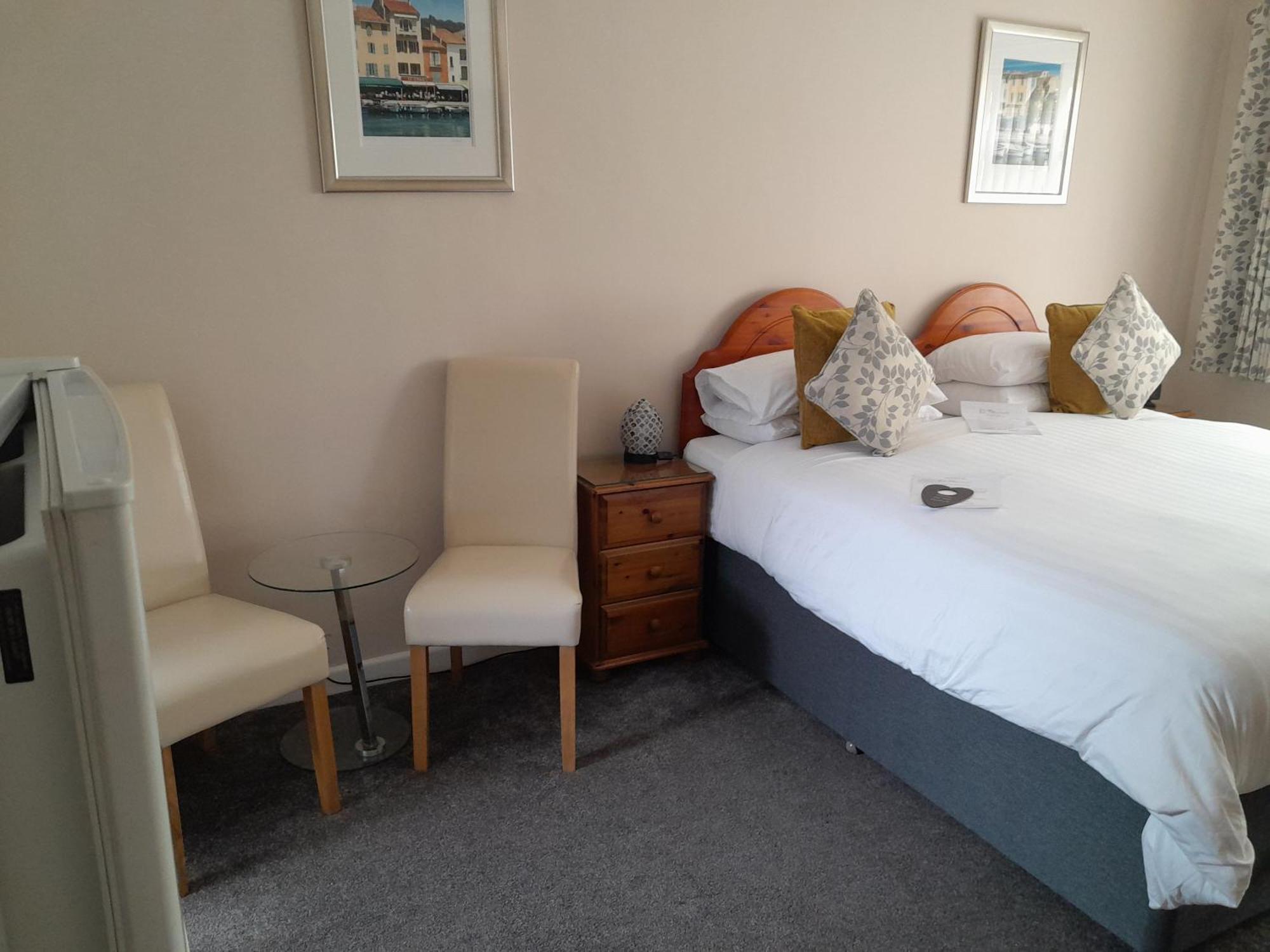 Relax At Rosscourt Guest House-Free On Site Parking (Adults Only) Борнмът Екстериор снимка