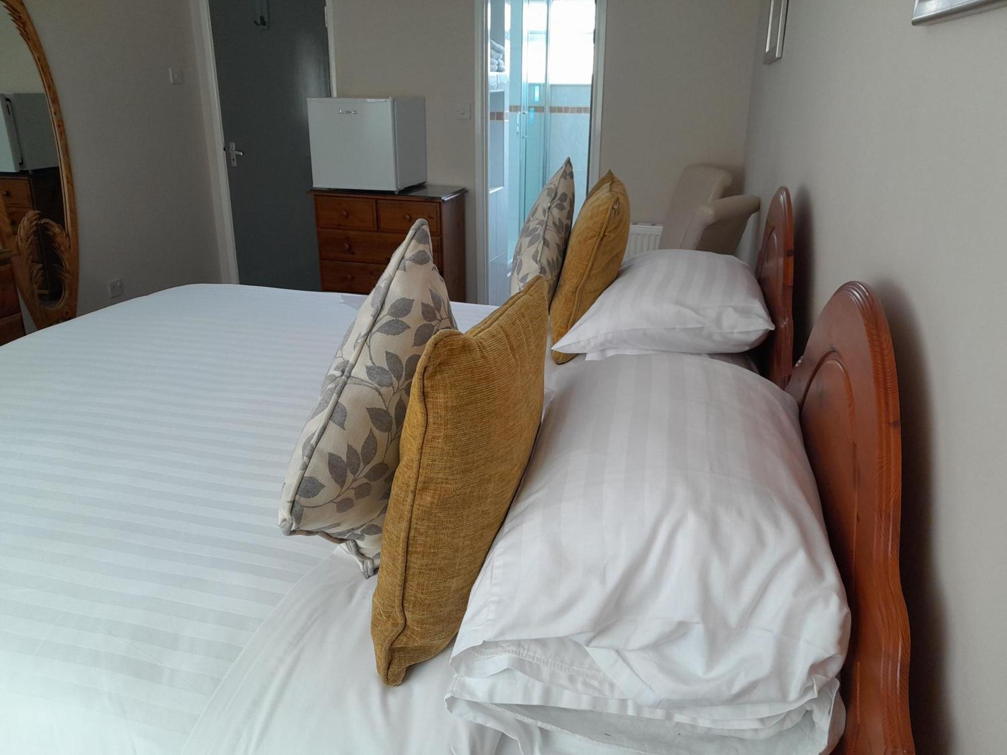 Relax At Rosscourt Guest House-Free On Site Parking (Adults Only) Борнмът Екстериор снимка