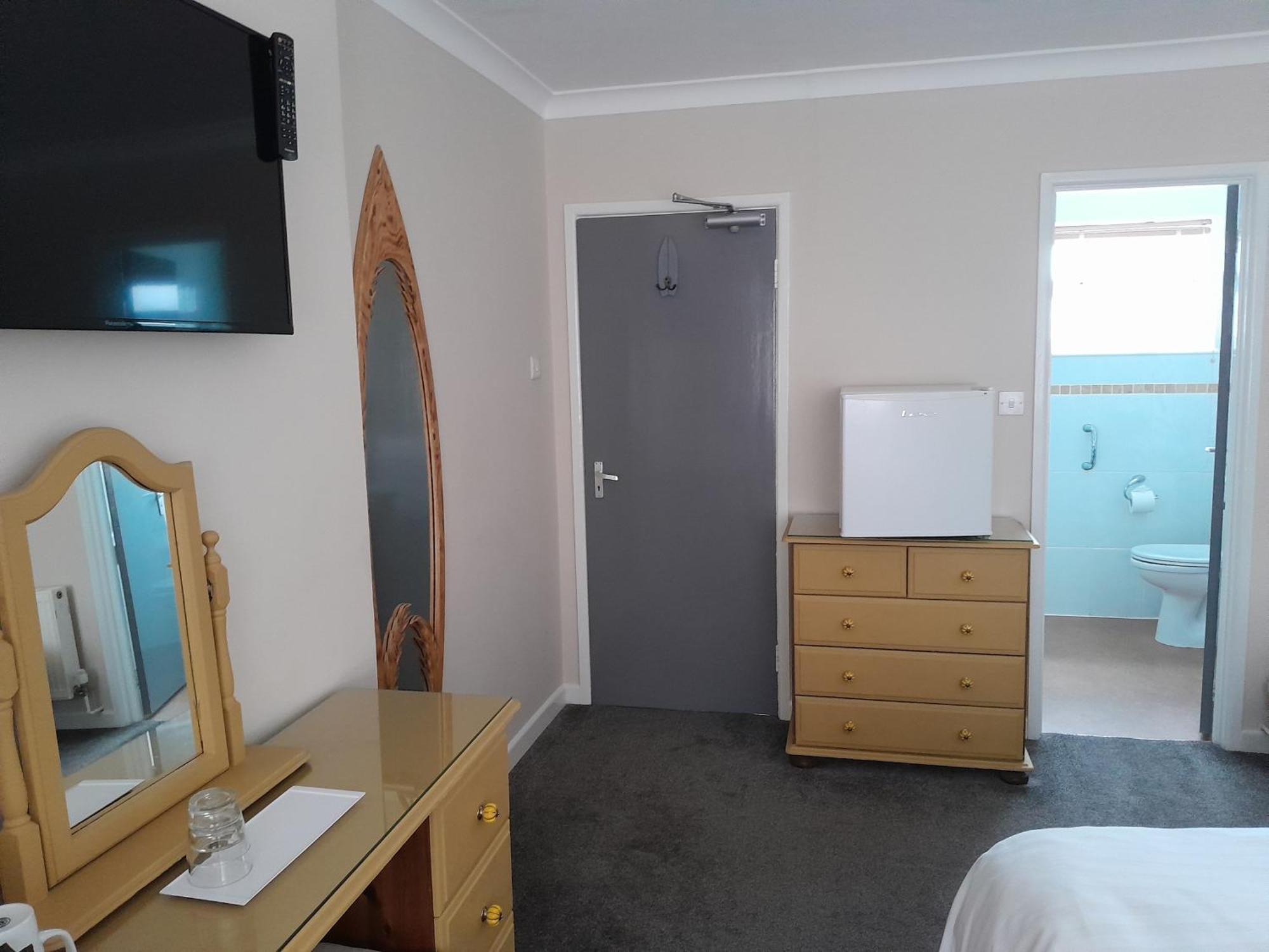 Relax At Rosscourt Guest House-Free On Site Parking (Adults Only) Борнмът Екстериор снимка