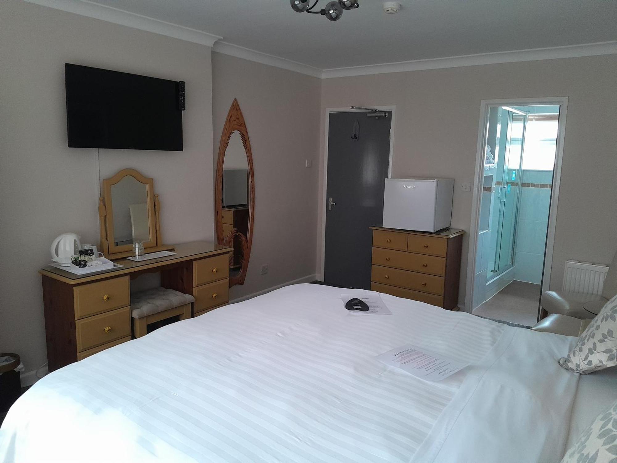 Relax At Rosscourt Guest House-Free On Site Parking (Adults Only) Борнмът Екстериор снимка