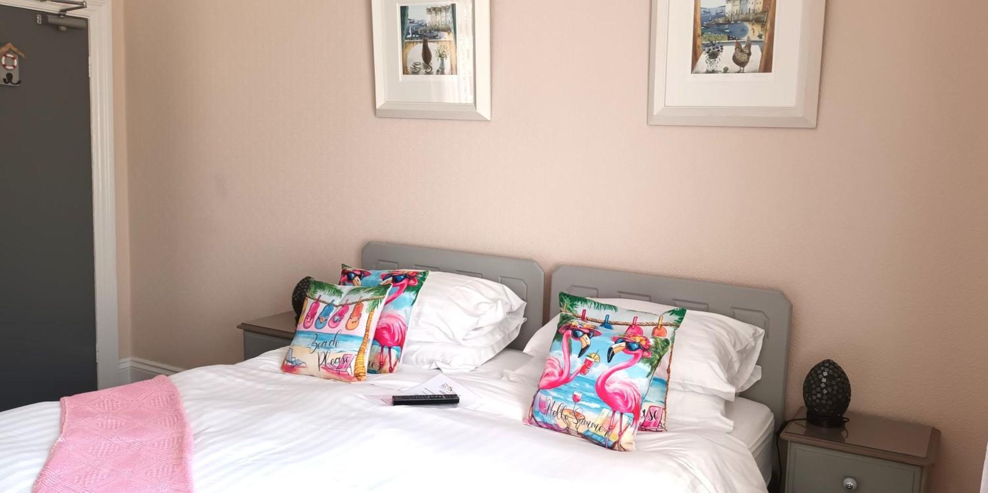Relax At Rosscourt Guest House-Free On Site Parking (Adults Only) Борнмът Екстериор снимка
