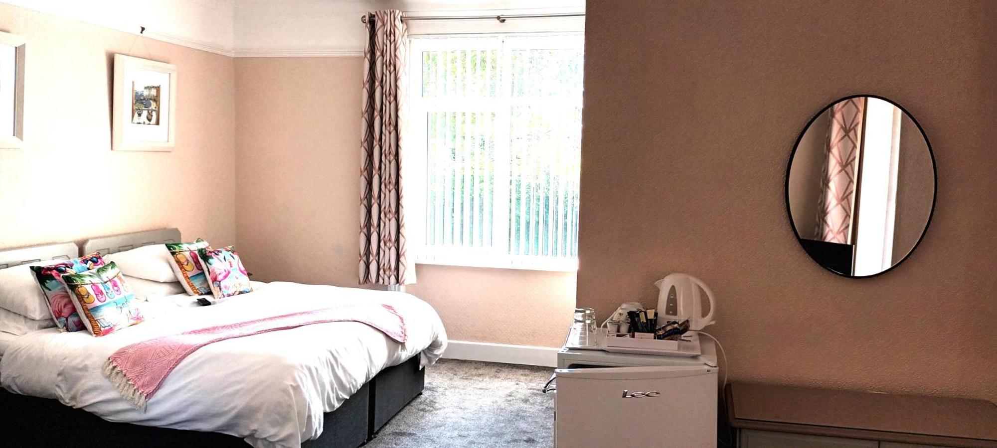 Relax At Rosscourt Guest House-Free On Site Parking (Adults Only) Борнмът Екстериор снимка