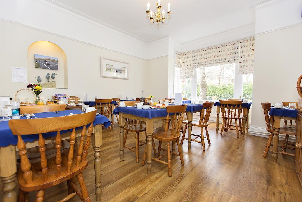 Relax At Rosscourt Guest House-Free On Site Parking (Adults Only) Борнмът Екстериор снимка