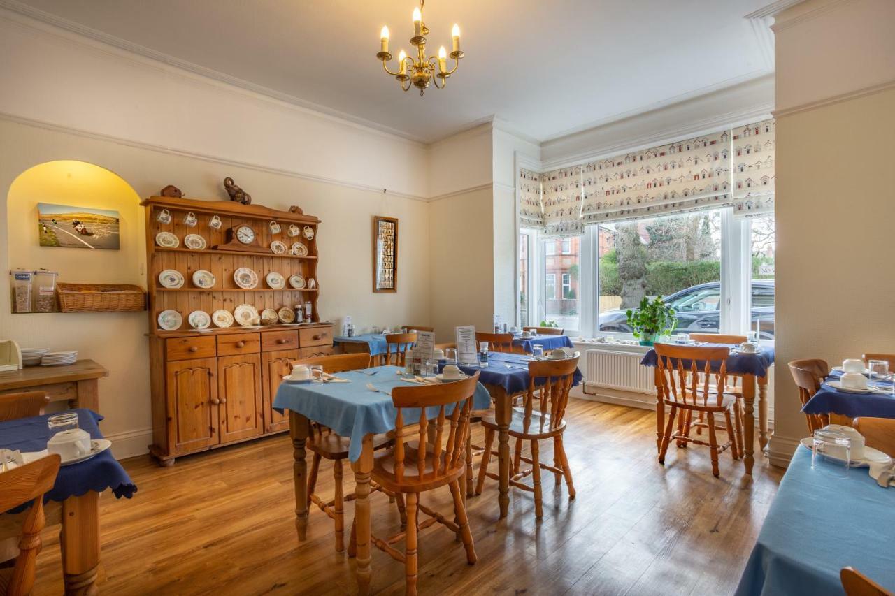 Relax At Rosscourt Guest House-Free On Site Parking (Adults Only) Борнмът Екстериор снимка
